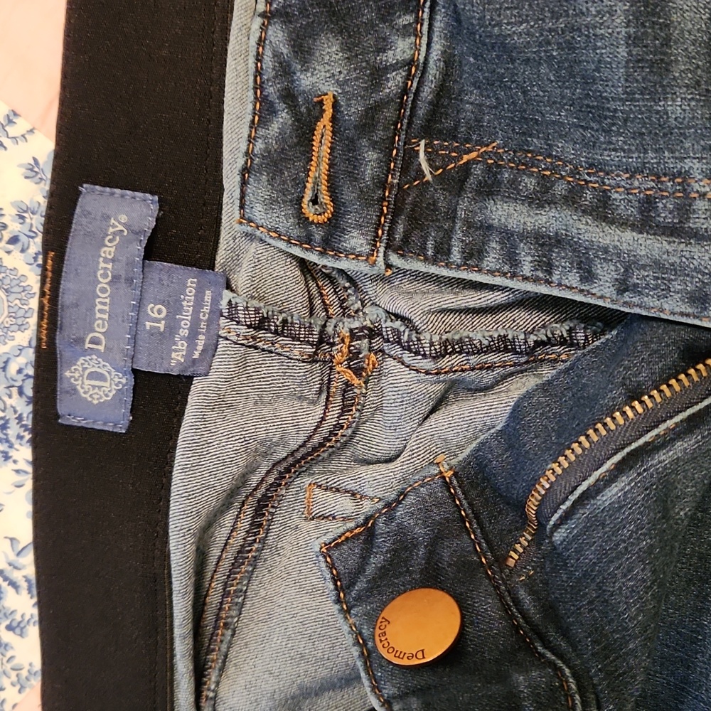 Democracy size 16 jeans style number 15600